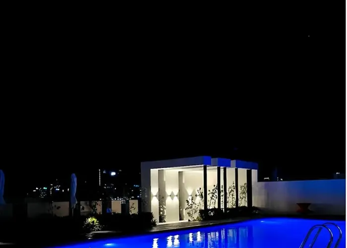 Aparthotel Overlooking View